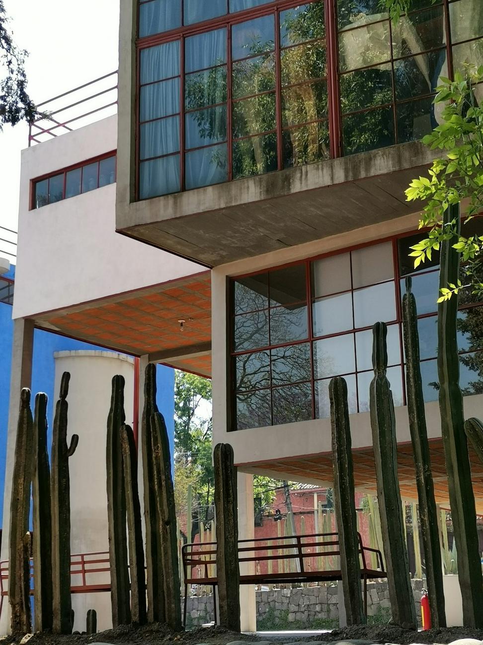 Lakefront Contemporary Home